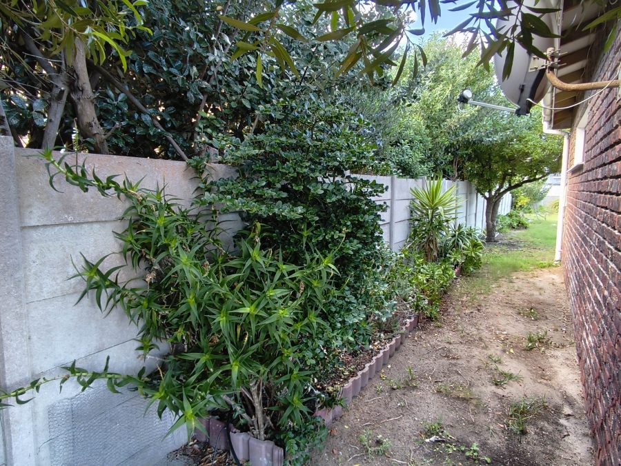 2 Bedroom Property for Sale in De Kelders Western Cape